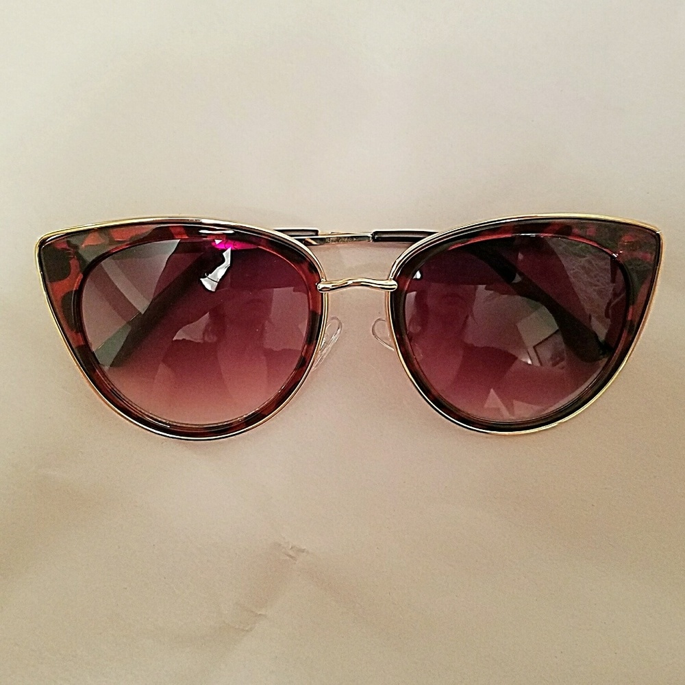 Jessica Simpson Cat Eye Sunglasses